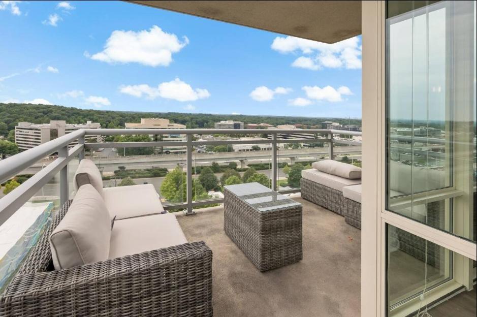 Hala Tysons Aparthotel McLean Exterior photo